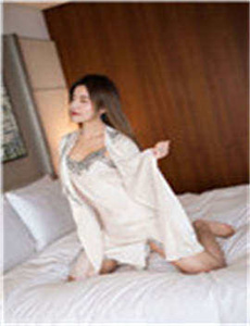 俩女一杯